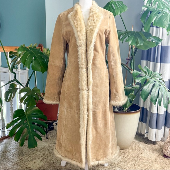 VENUS Tan Leather Jacket with Cream Fur Trim - Picture 2 of 10